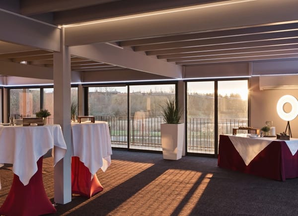 DoubleTree by Hilton Lyon Eurexpo ****, Hôtel 4*, Saint-Priest, Auvergne-Rhône-Alpes, France